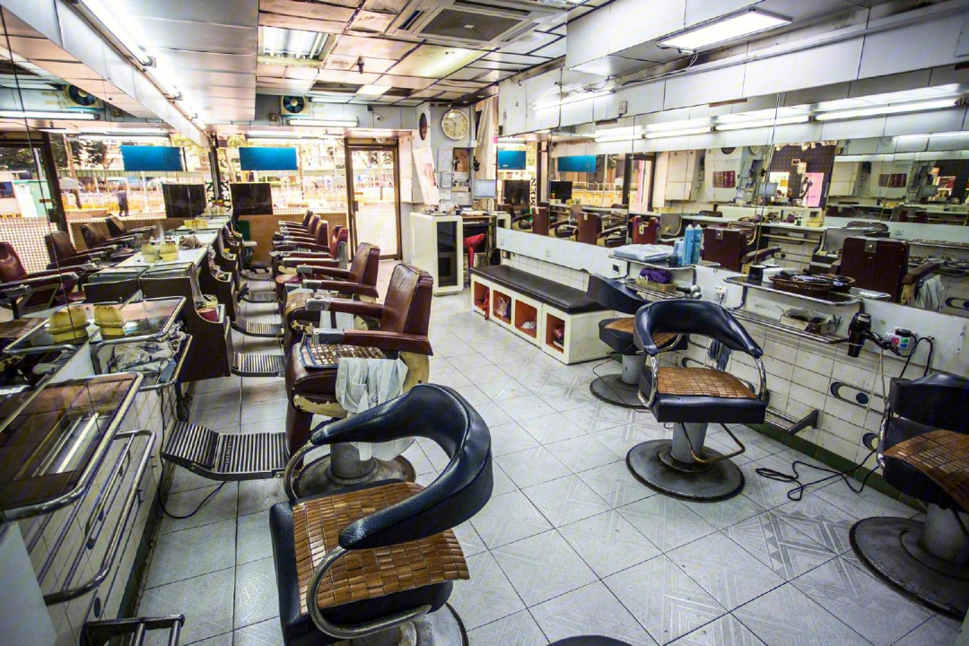 在香港还能找到为数不多的上海理发店