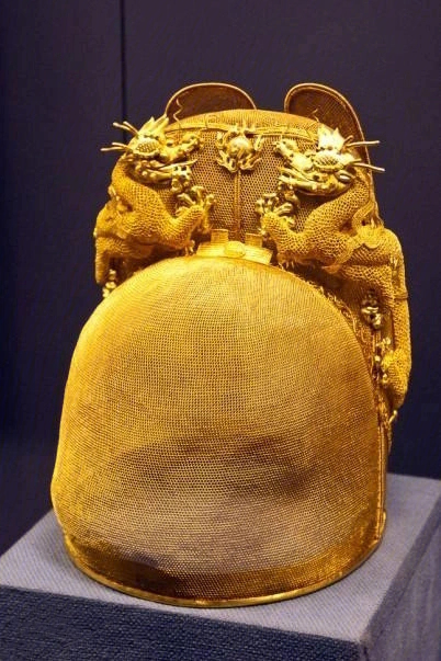 皇帝帽子前面的珠帘图片