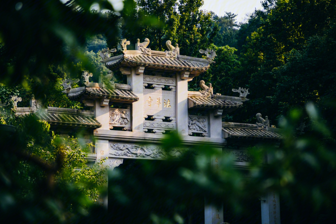 广州紫霞山庄隆华寺图片