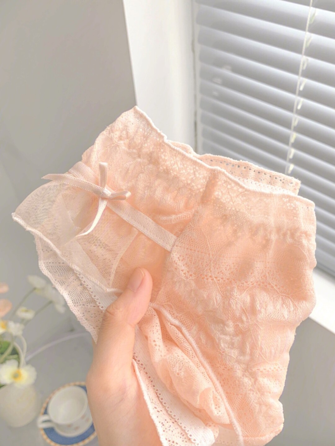 这粉粉嫩嫩的内裤只有甜妹能穿吧7108