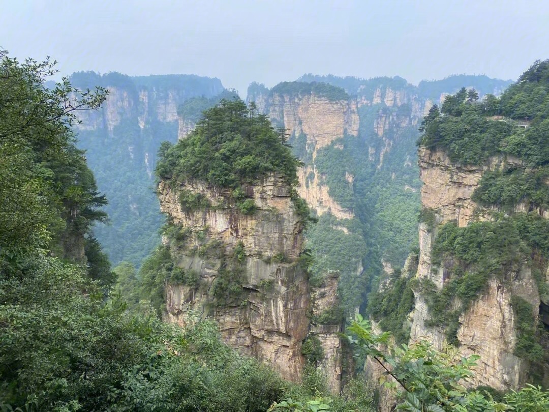 张家界百元大钞风景图片