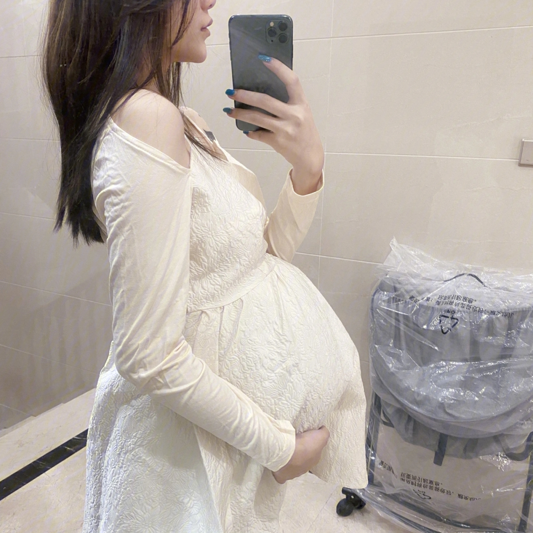 怀双胞胎三个月肚子图图片