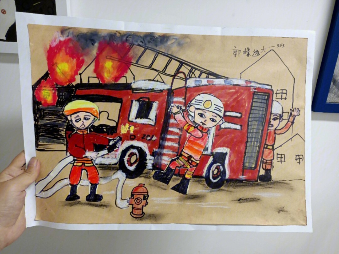 消防员森林灭火画图片
