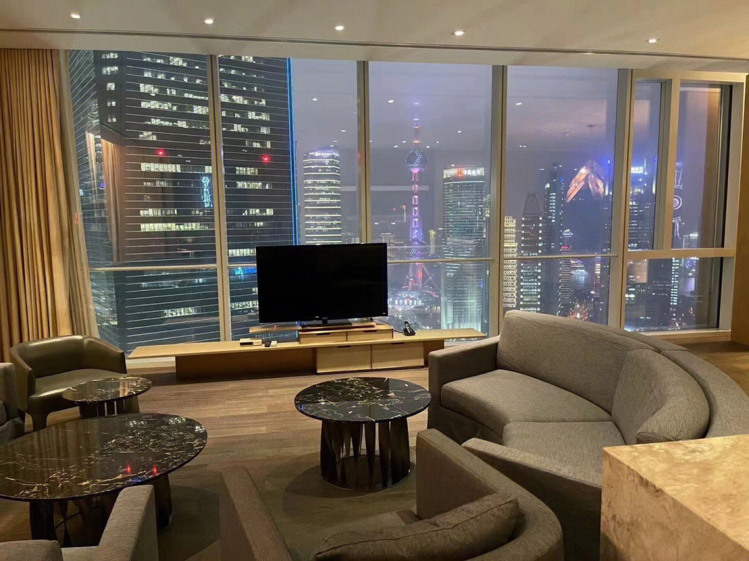 上海顶级公寓俯瞰陆家嘴夜景四季汇