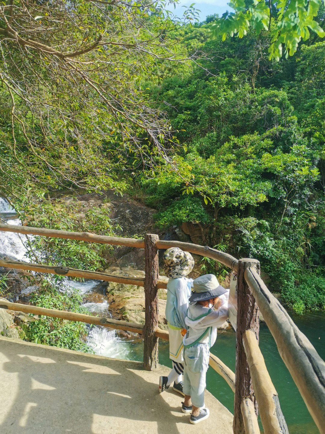 马峦山登山图片