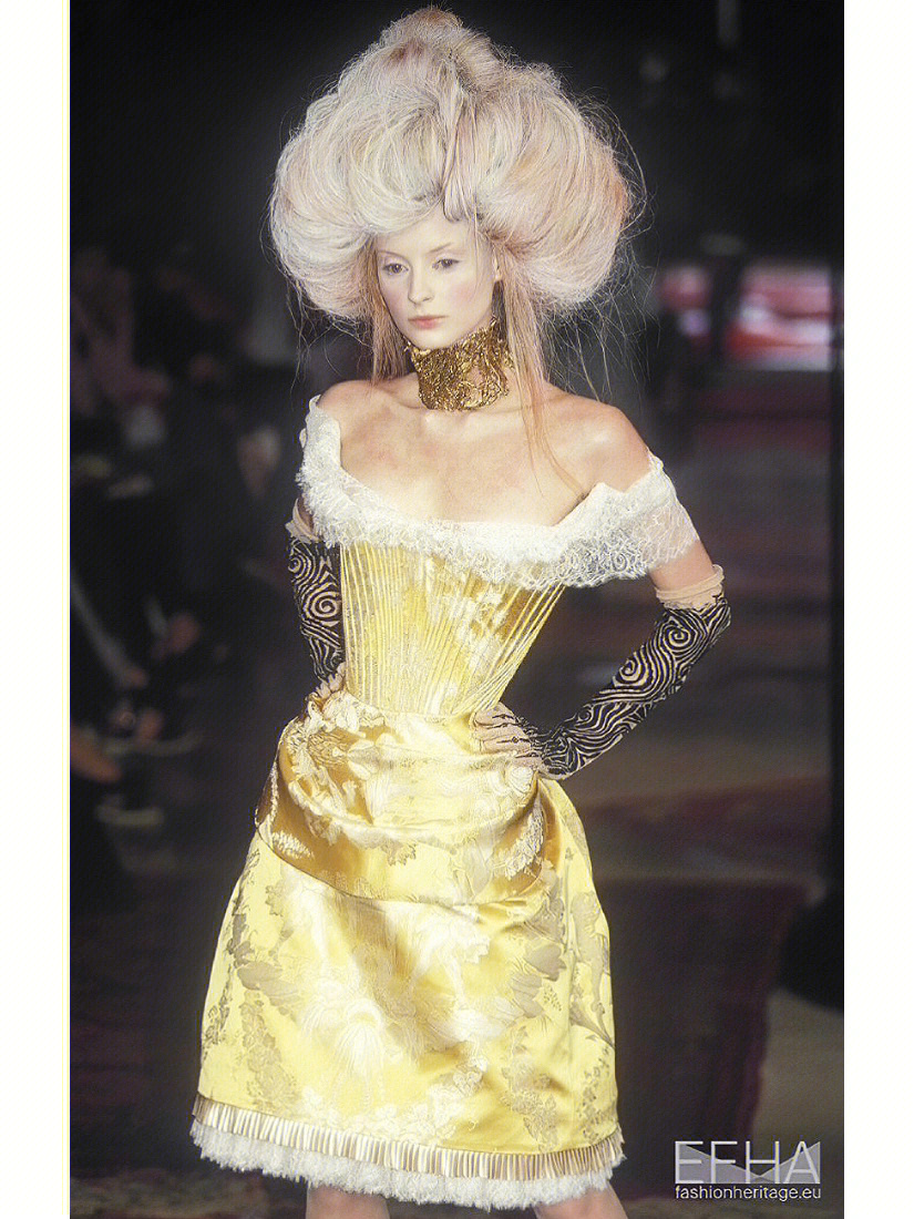 设计师: alexander mcqueen秀场季度: fw 1997 haute couture