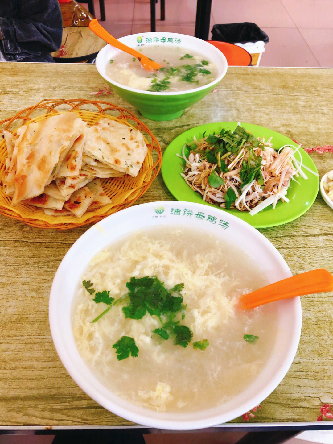 油饼母鸡汤广告图片