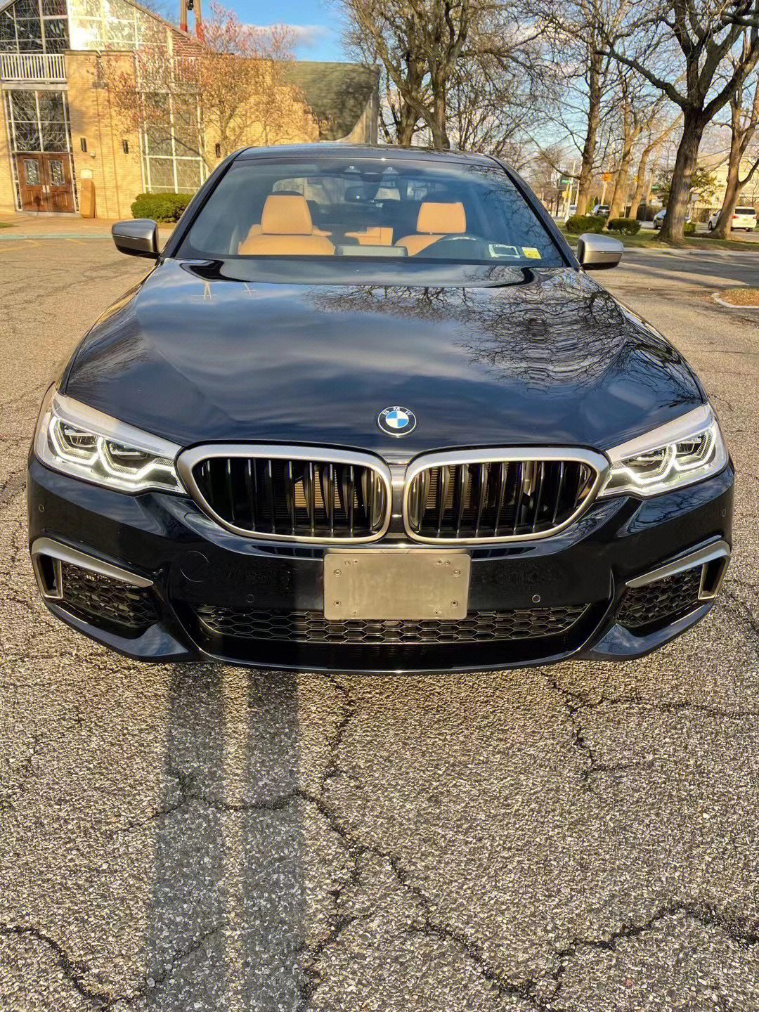 2019 bmw m550i xdrive,一手车主,有轻微刮伤记录,22xxx miles 