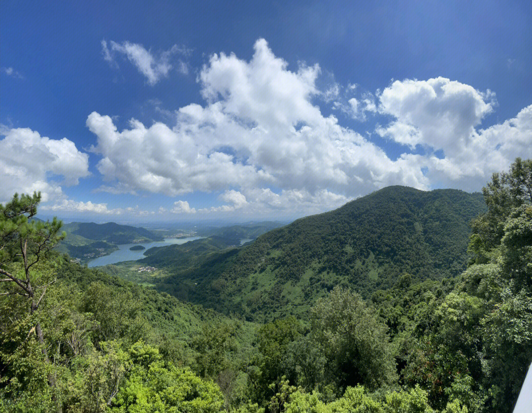 象窝山溪流图片