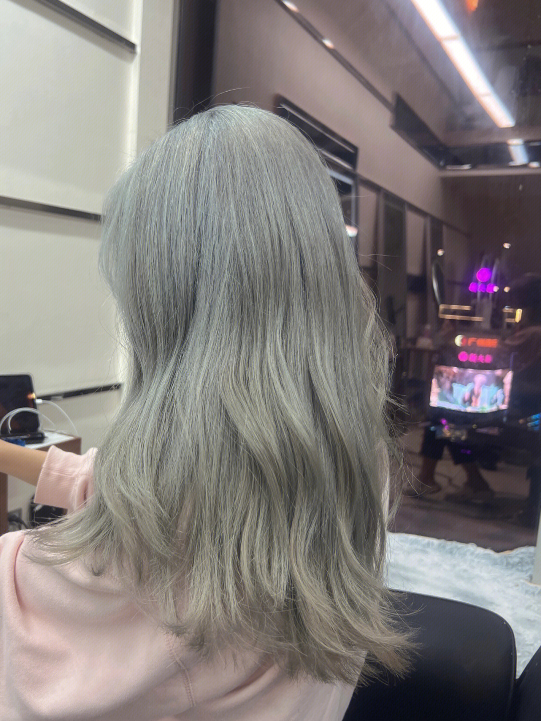 灰紫色头发