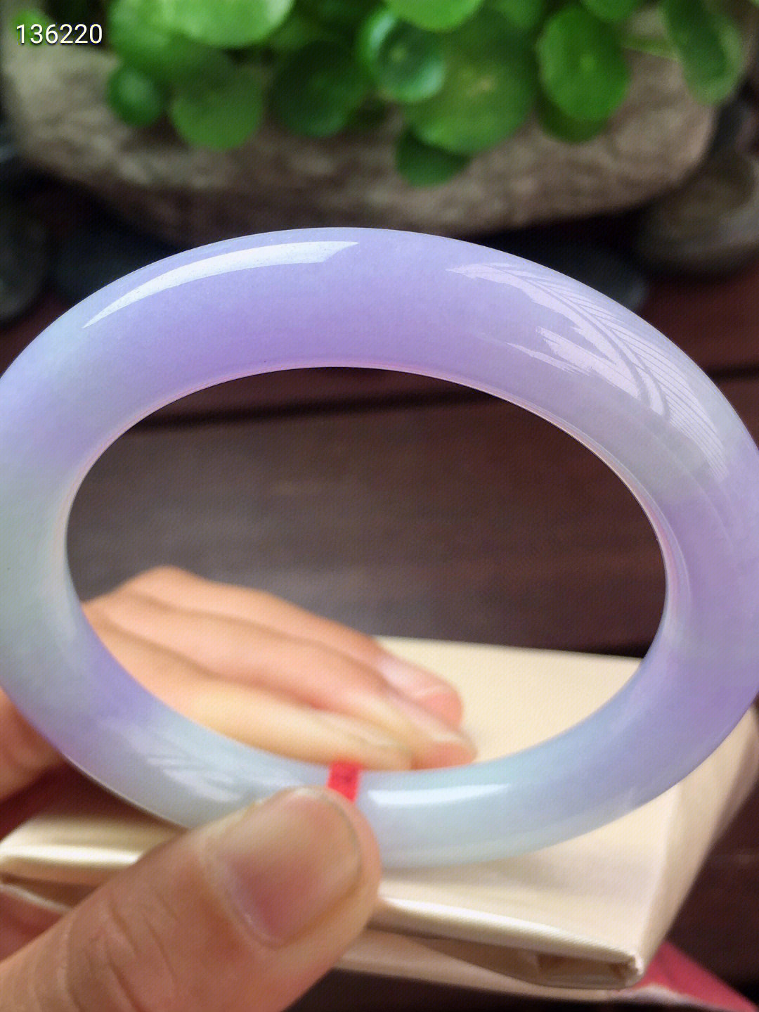 紫罗兰圆条翡翠手镯,完美,种老水足,尺寸555/102/102mm
