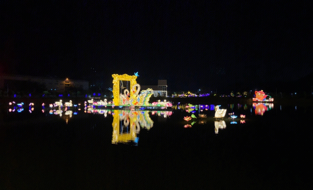 普宁利泰文化广场图片