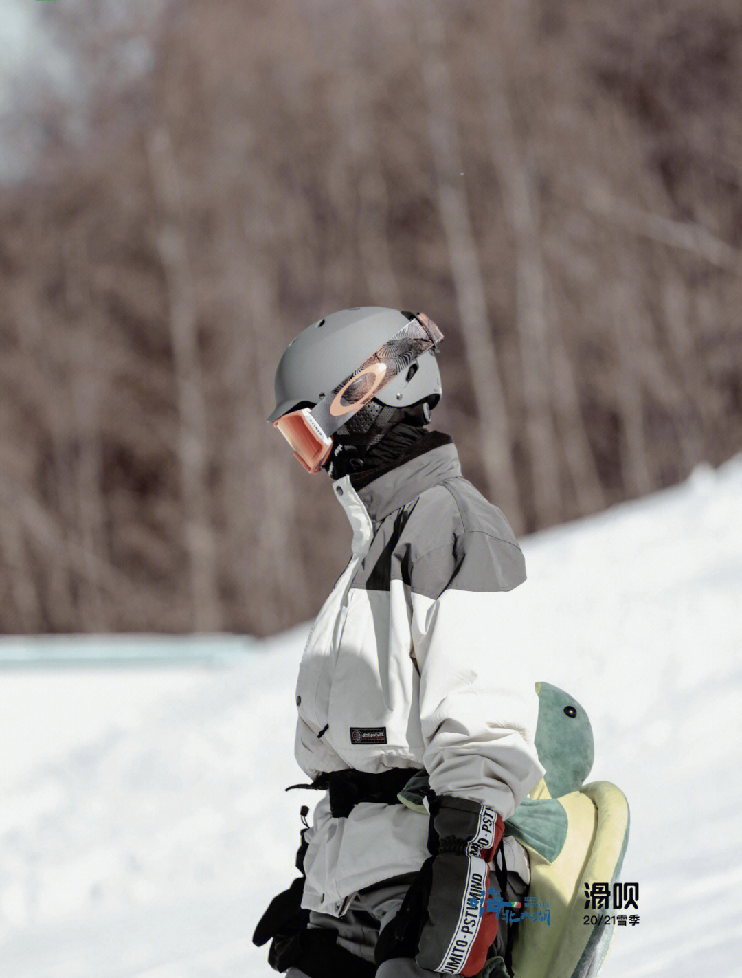 汉尼拔演员滑雪图片