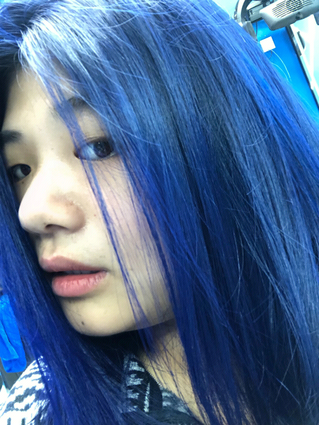 分享一个夏季超级显白的蓝色染发