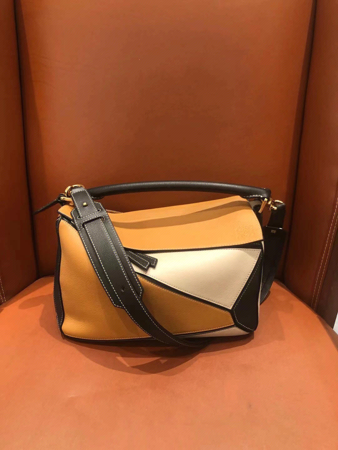 loewe罗意威