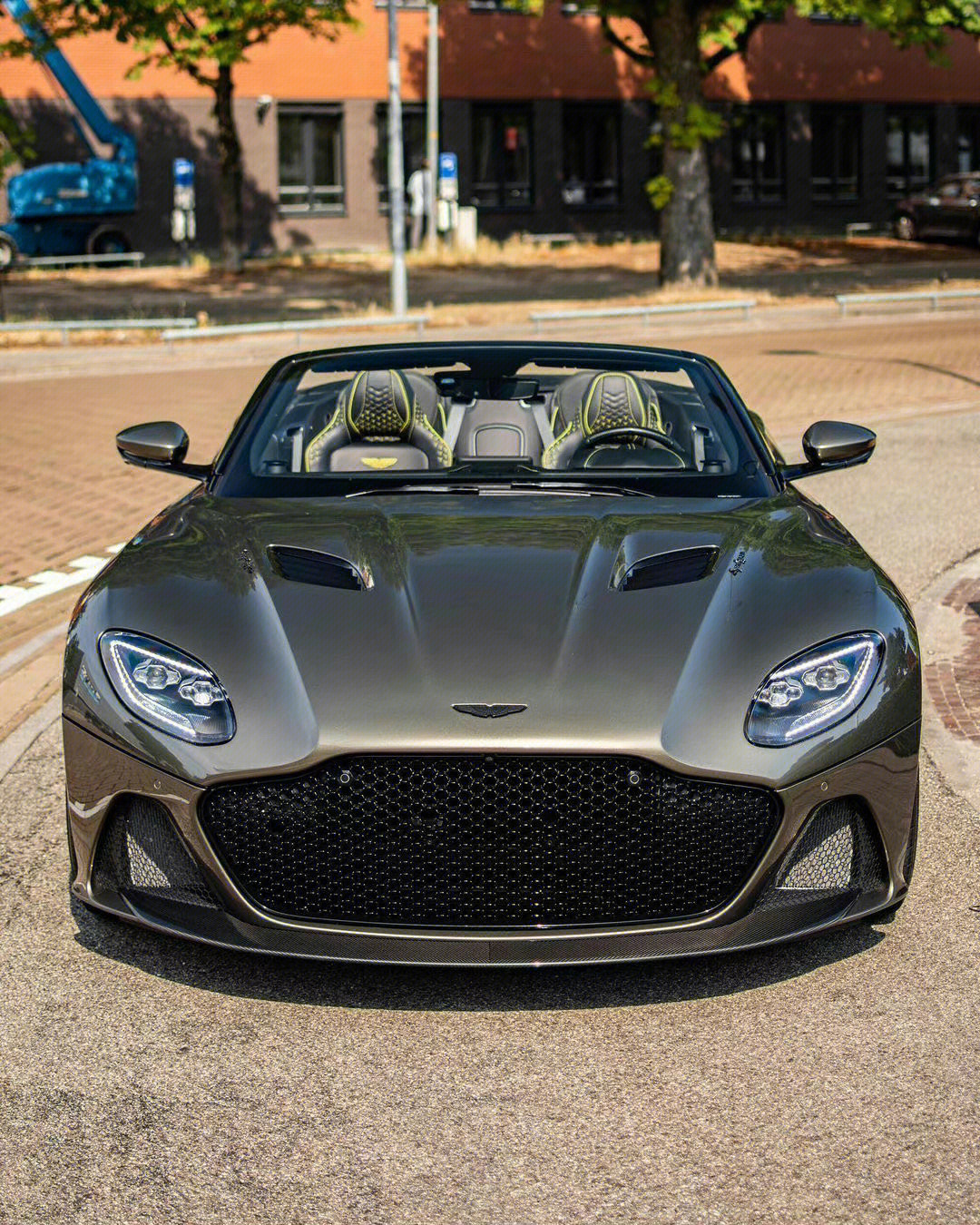 阿斯顿·马丁dbs superleggera volante