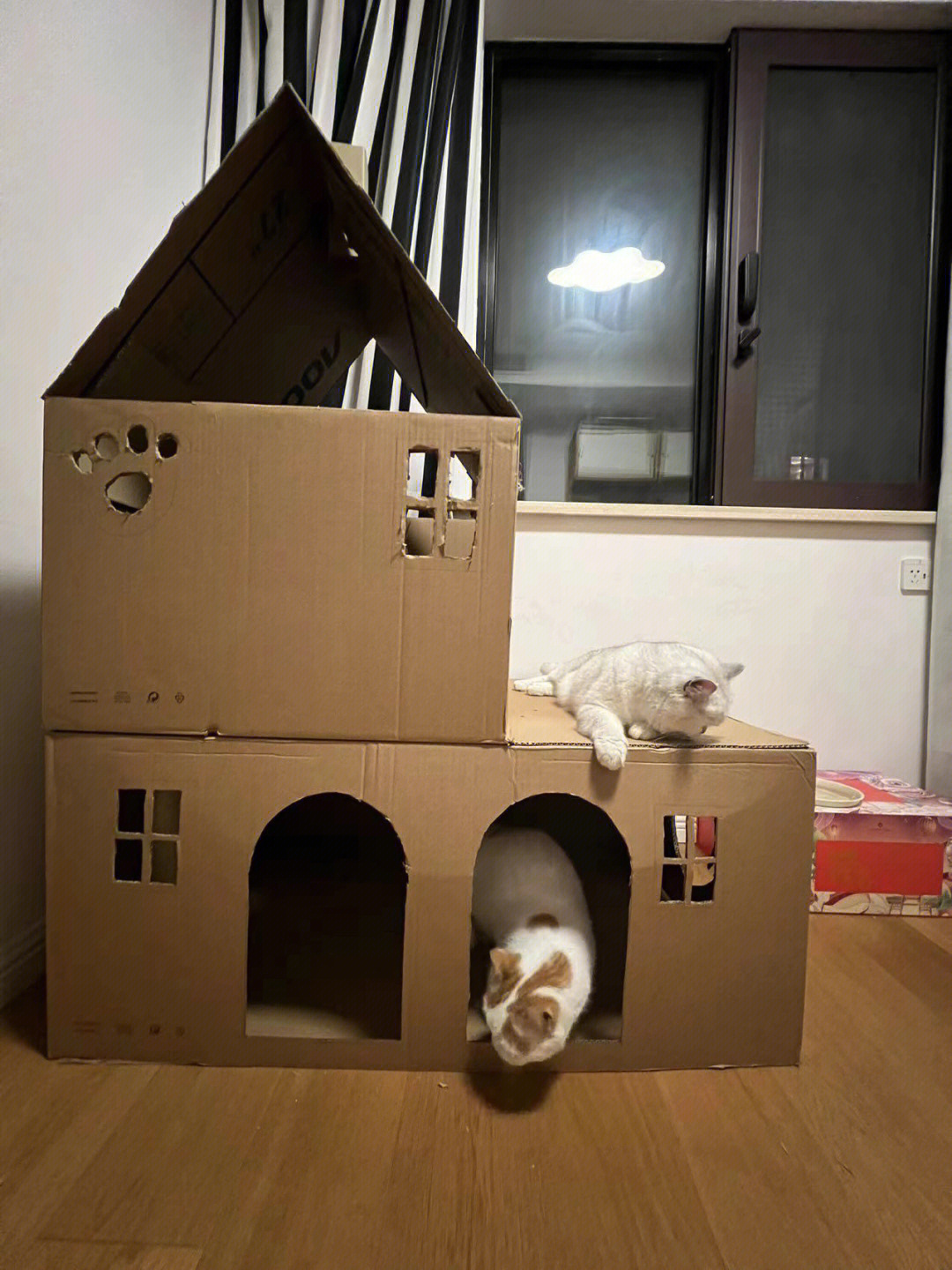 自制猫窝纸箱房子二层图片