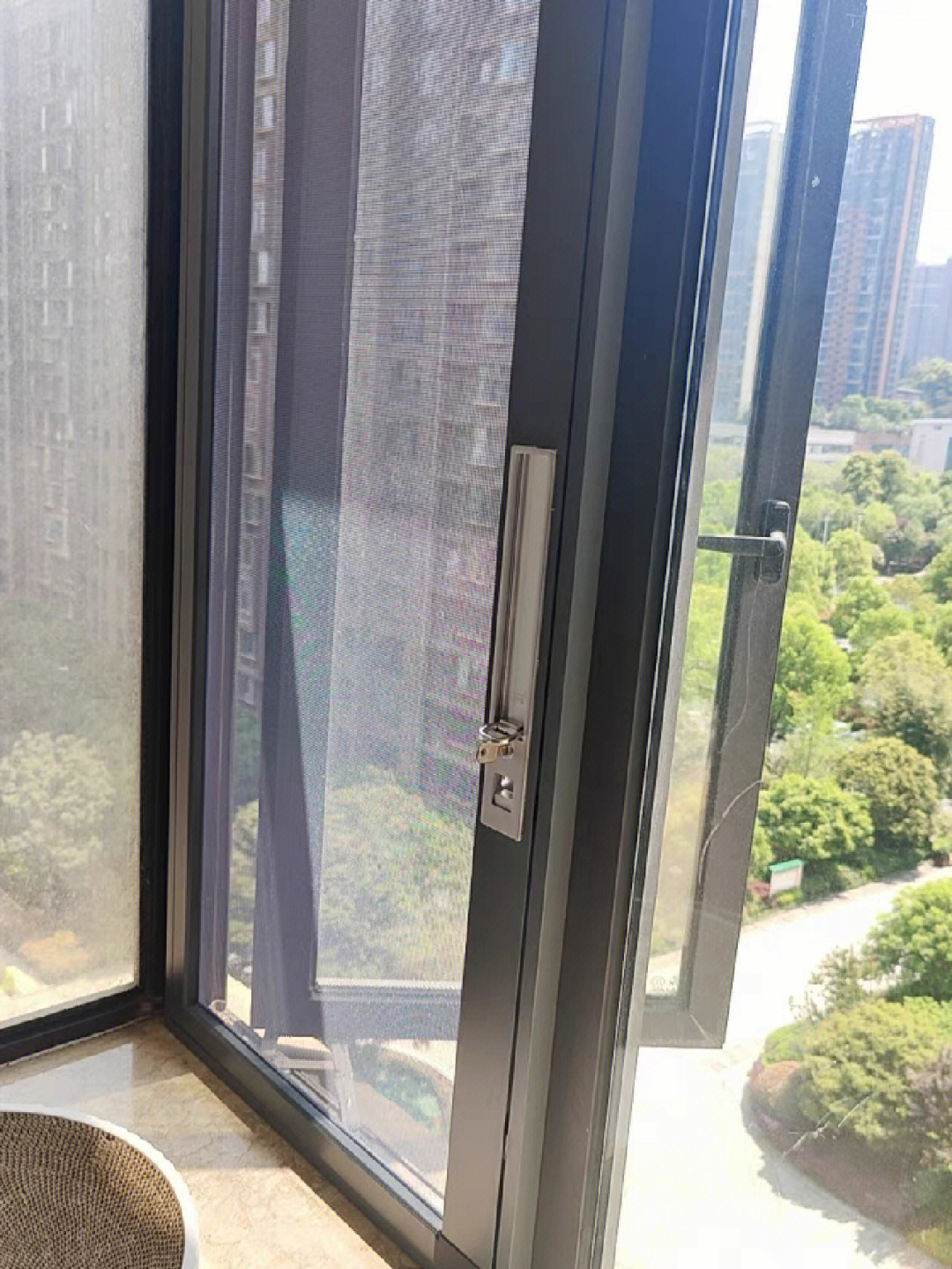 上海装修纱窗应该如何选?