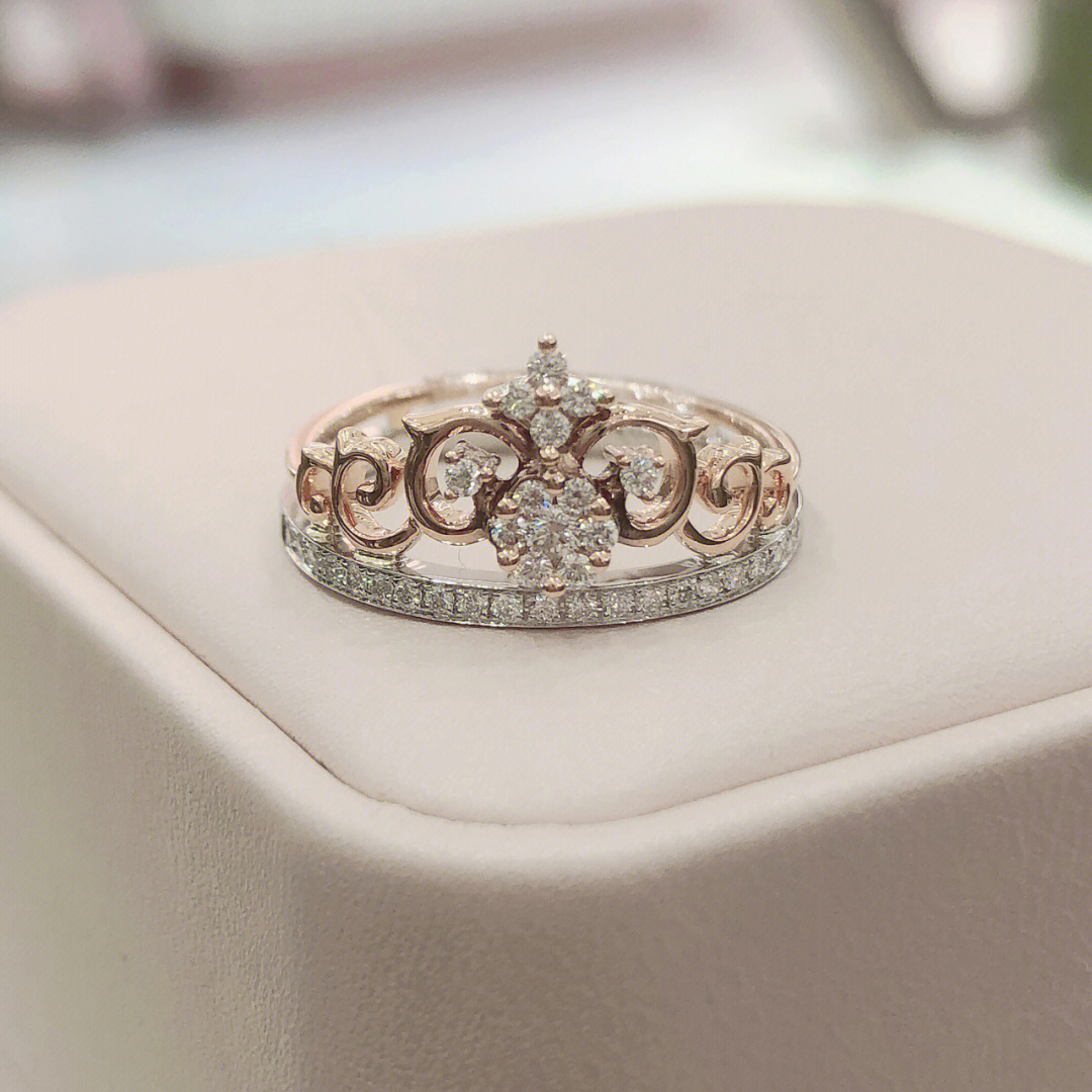 皇冠造型戒指的寓意图片
