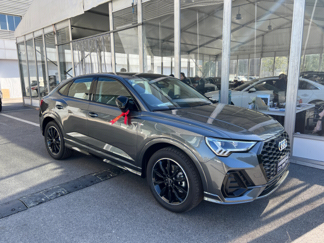 q3sportback天云灰