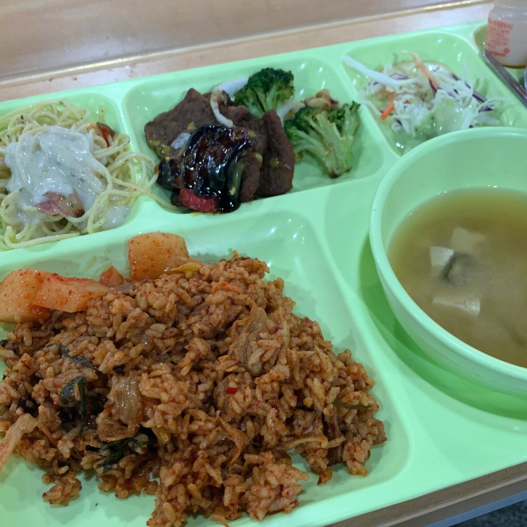 韩国大学食堂3500的餐饭