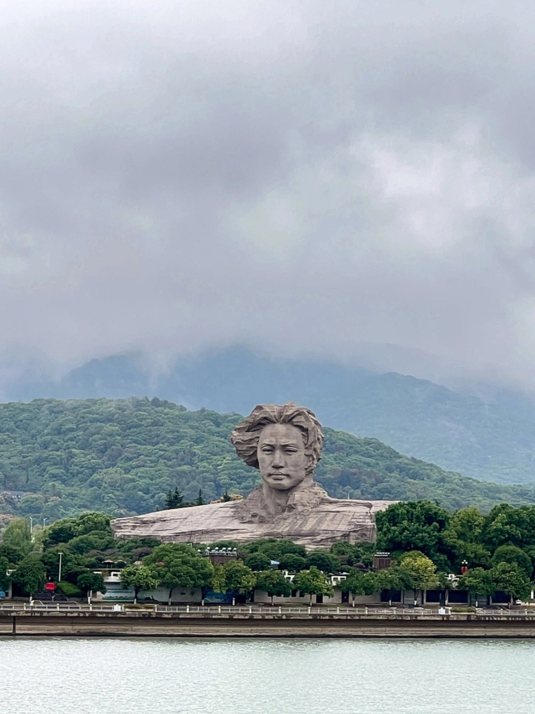 十一长假之长沙淅沥小雨中隔江遥望橘子洲