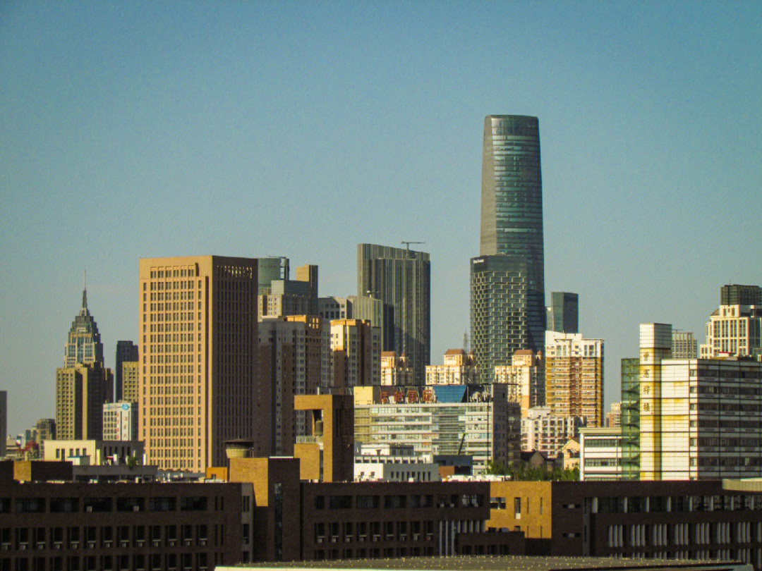 南开大学爬楼摄影天津城市天际线