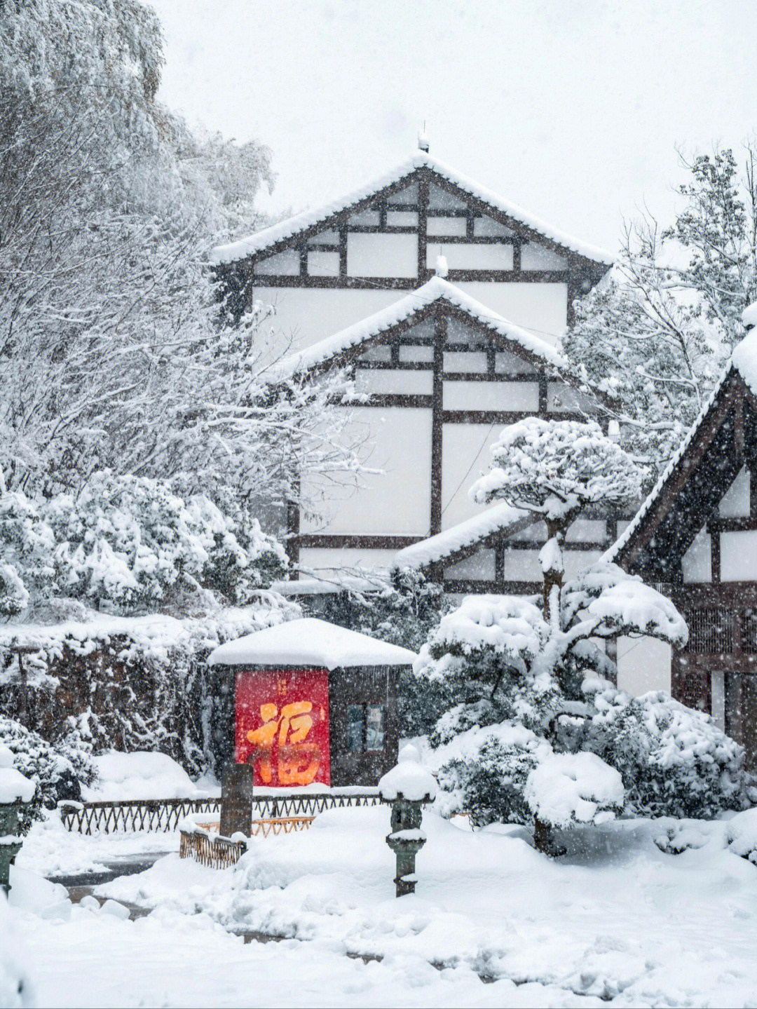 径山寺又又又下雪了,明天(2月23日)还有一场降雪