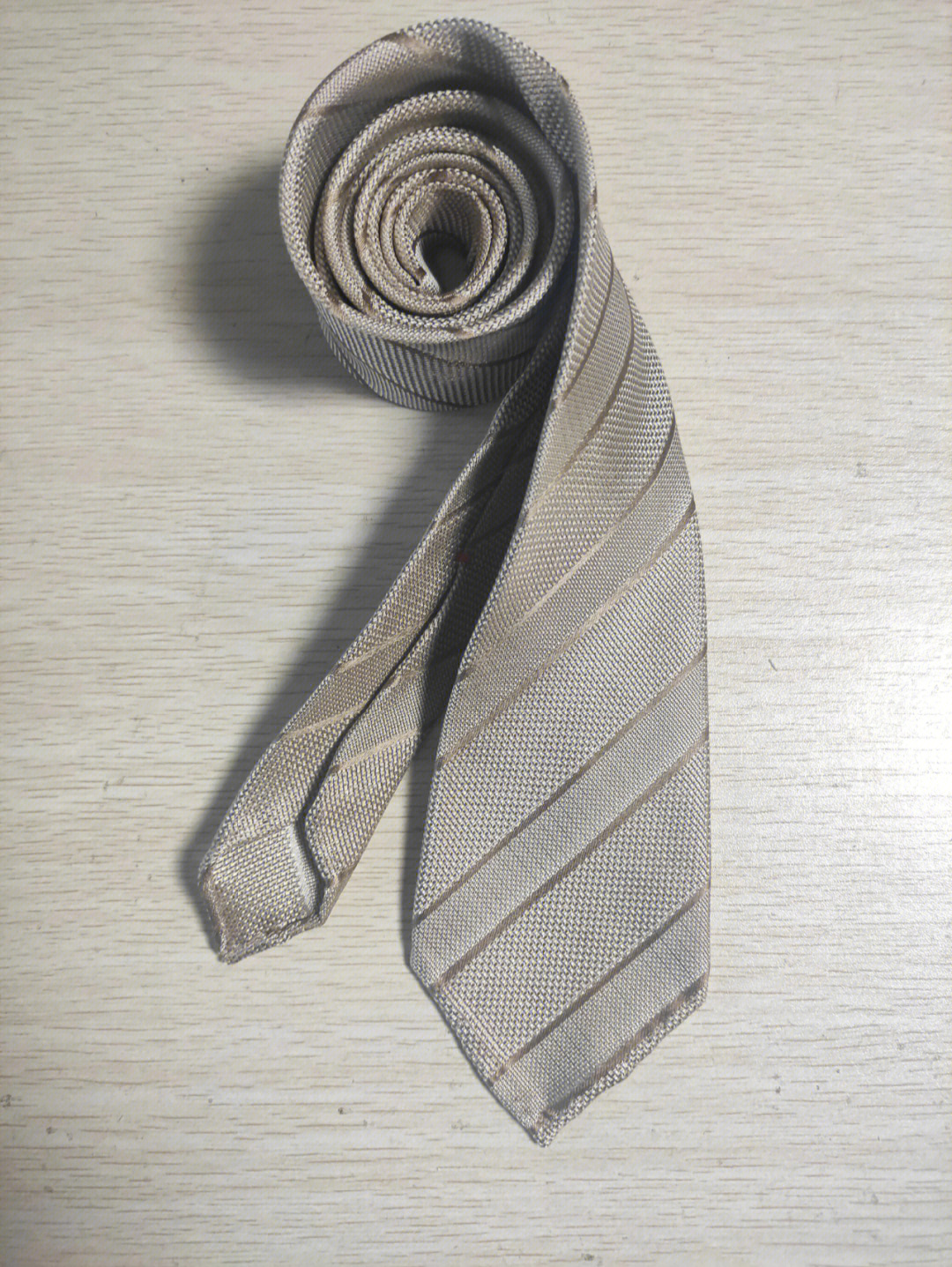 陈列领带的花样折法图片