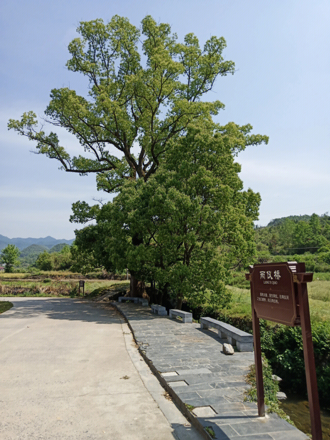 南溪古寨,位于池州市东至县花园乡的深山峡谷中,离东至县城四十分钟