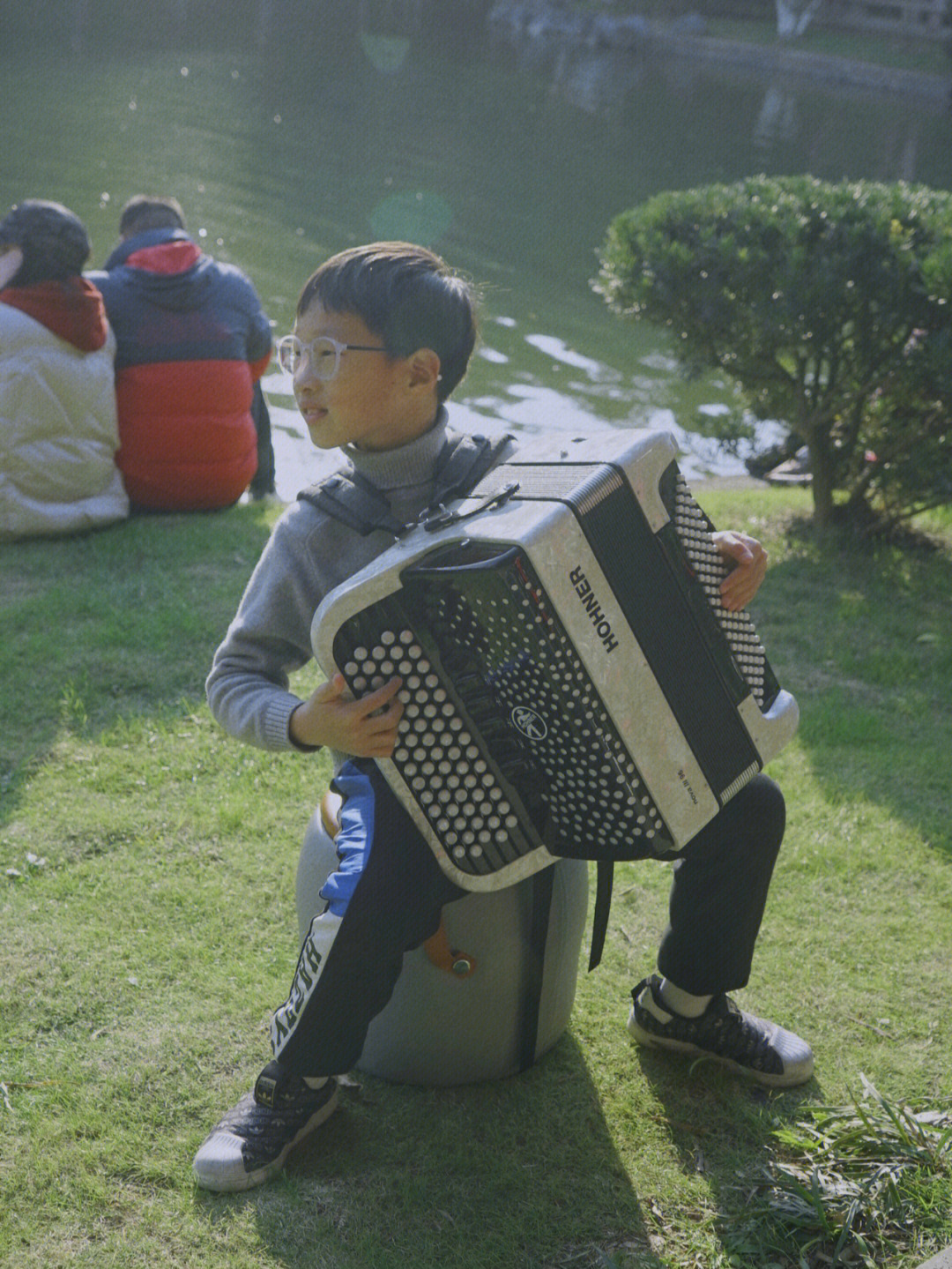 昆一中西山学校手风琴图片