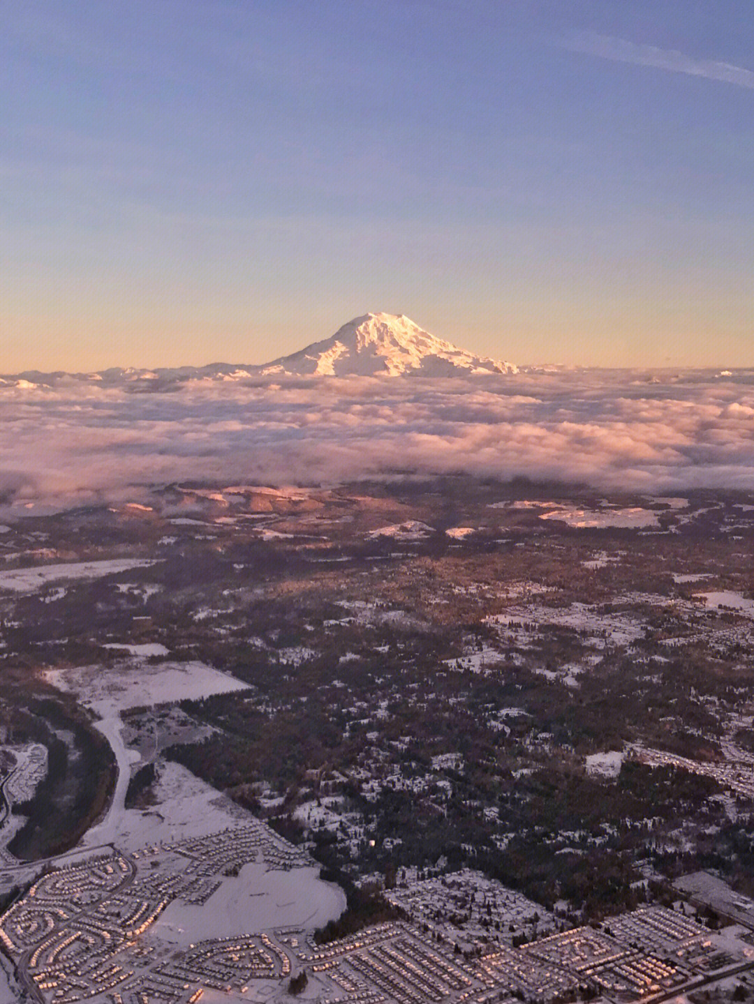 西雅图雷尼尔rainier雪山日落