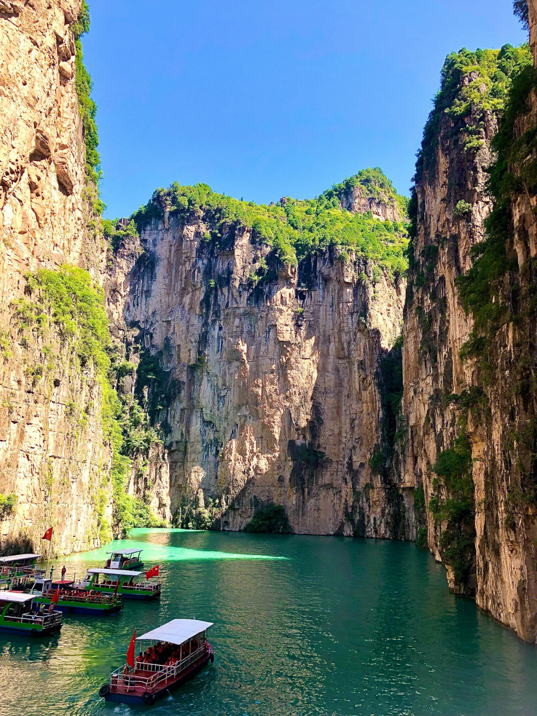 百里太行山最美八泉峡