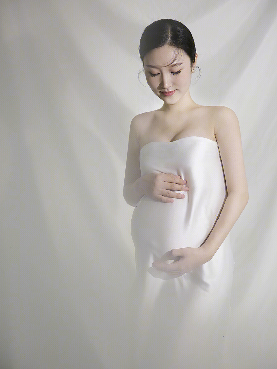 孕妇照片三个月图片