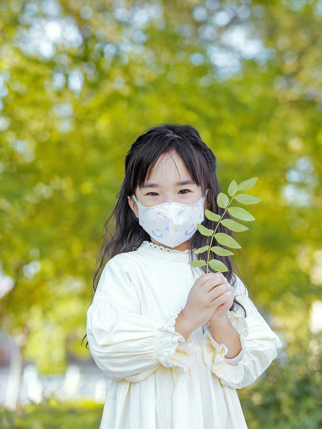 总是戴口罩的欣儿图片