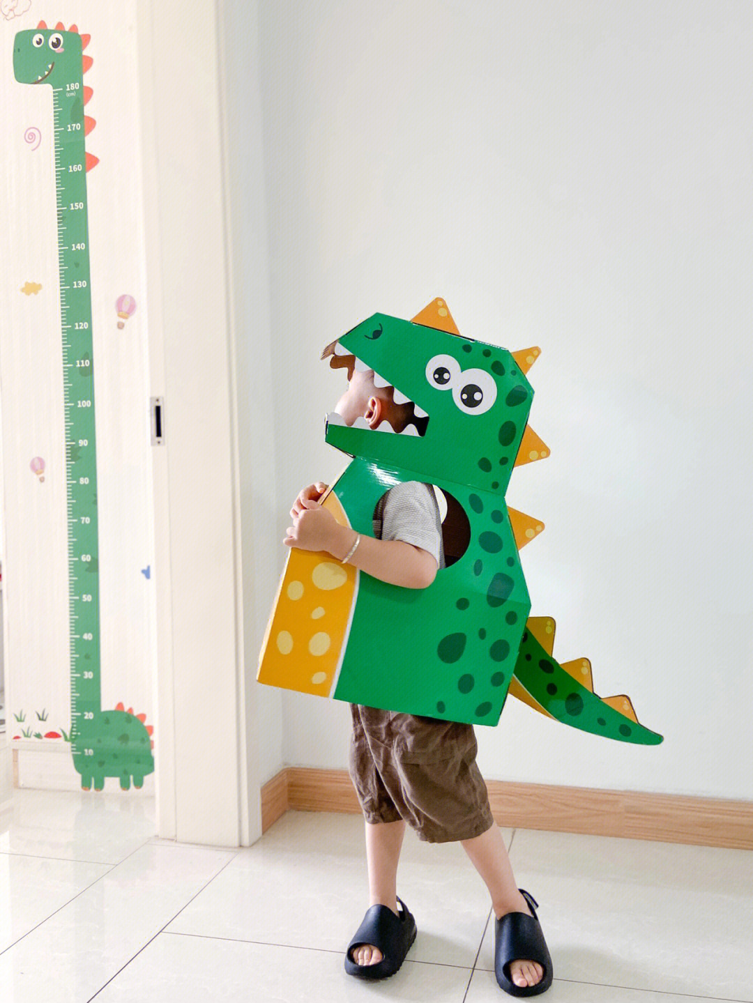 儿童穿的纸箱恐龙教程图片