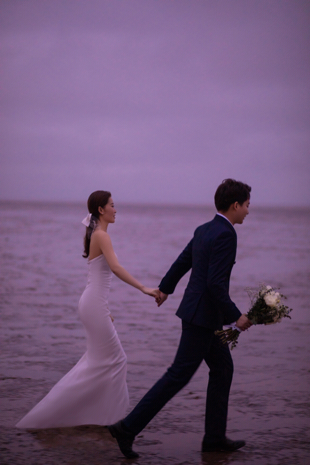 月白星紫婚纱照片图片