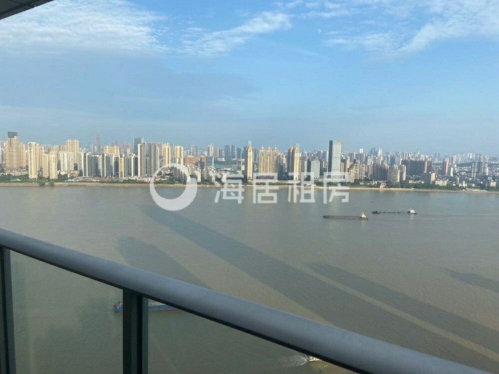 江汉路一线江景一室一厅