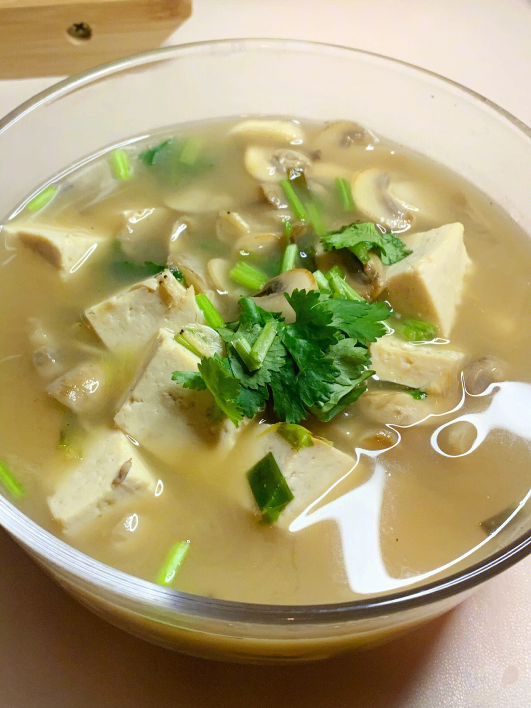 口蘑豆腐汤图片