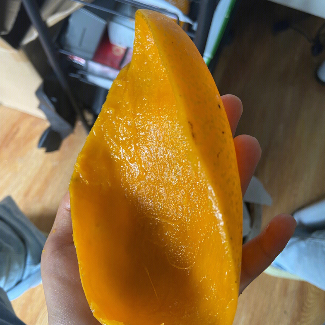 吃芒果身上会长红疙瘩图片