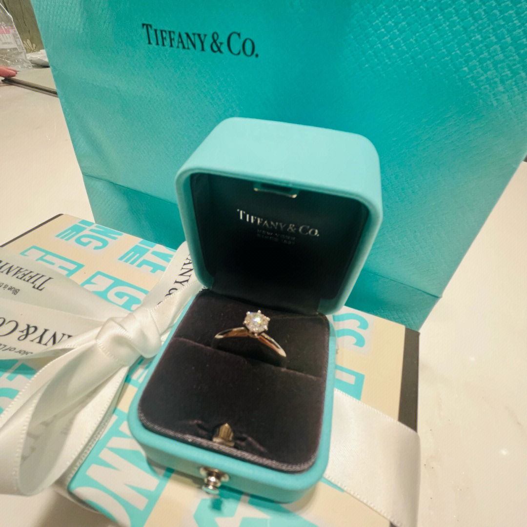 tiffany钻戒#晒晒我的钻戒最后选了经典六爪.