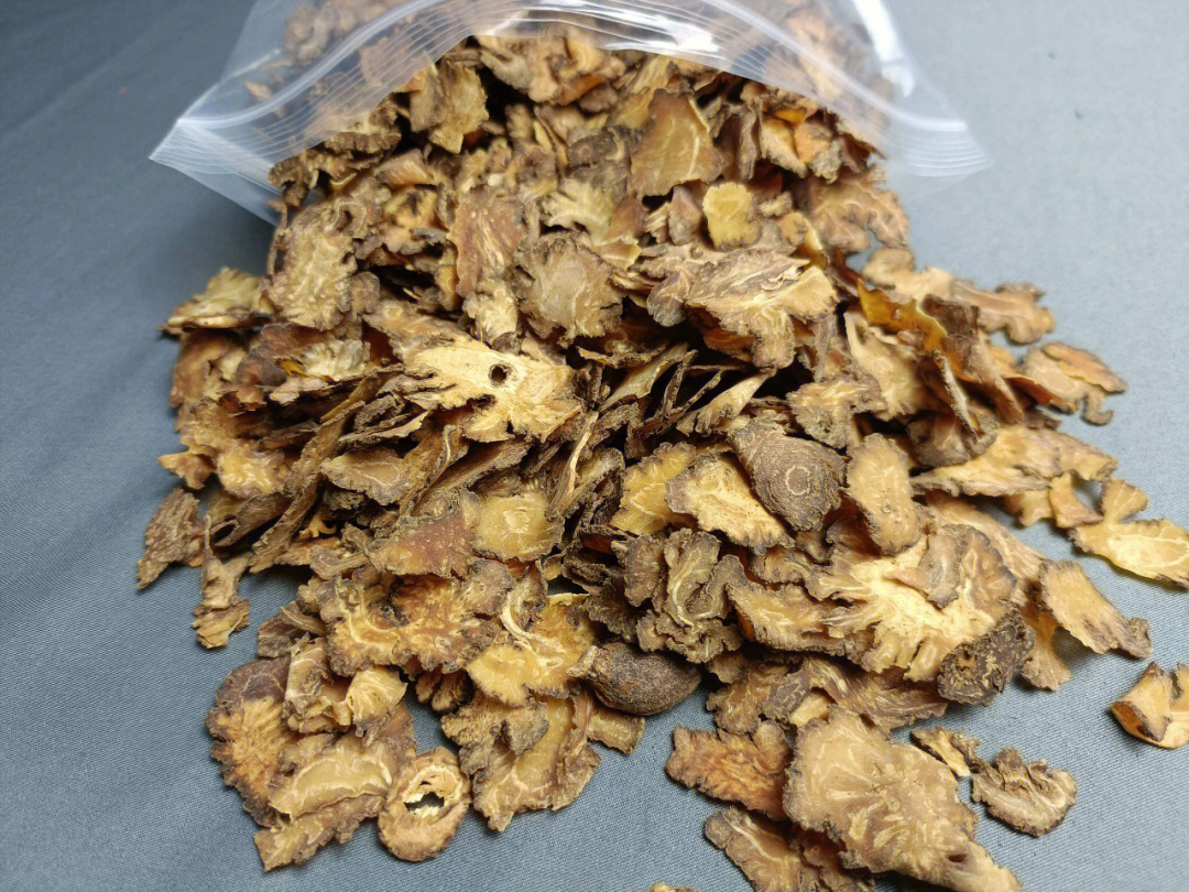 川芎,又名川芎茶,是一种常见的中药材