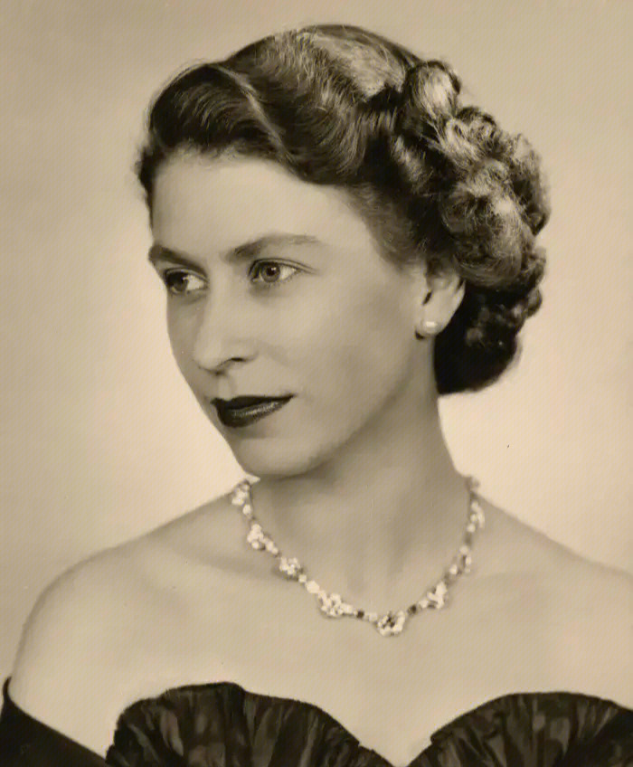 年轻时伊丽莎白二世女王的美照