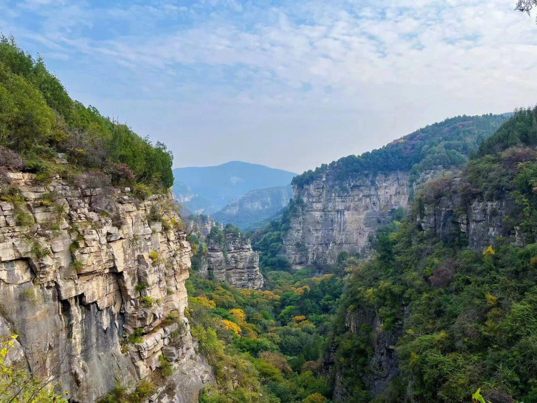 济南藏龙涧一线天图片