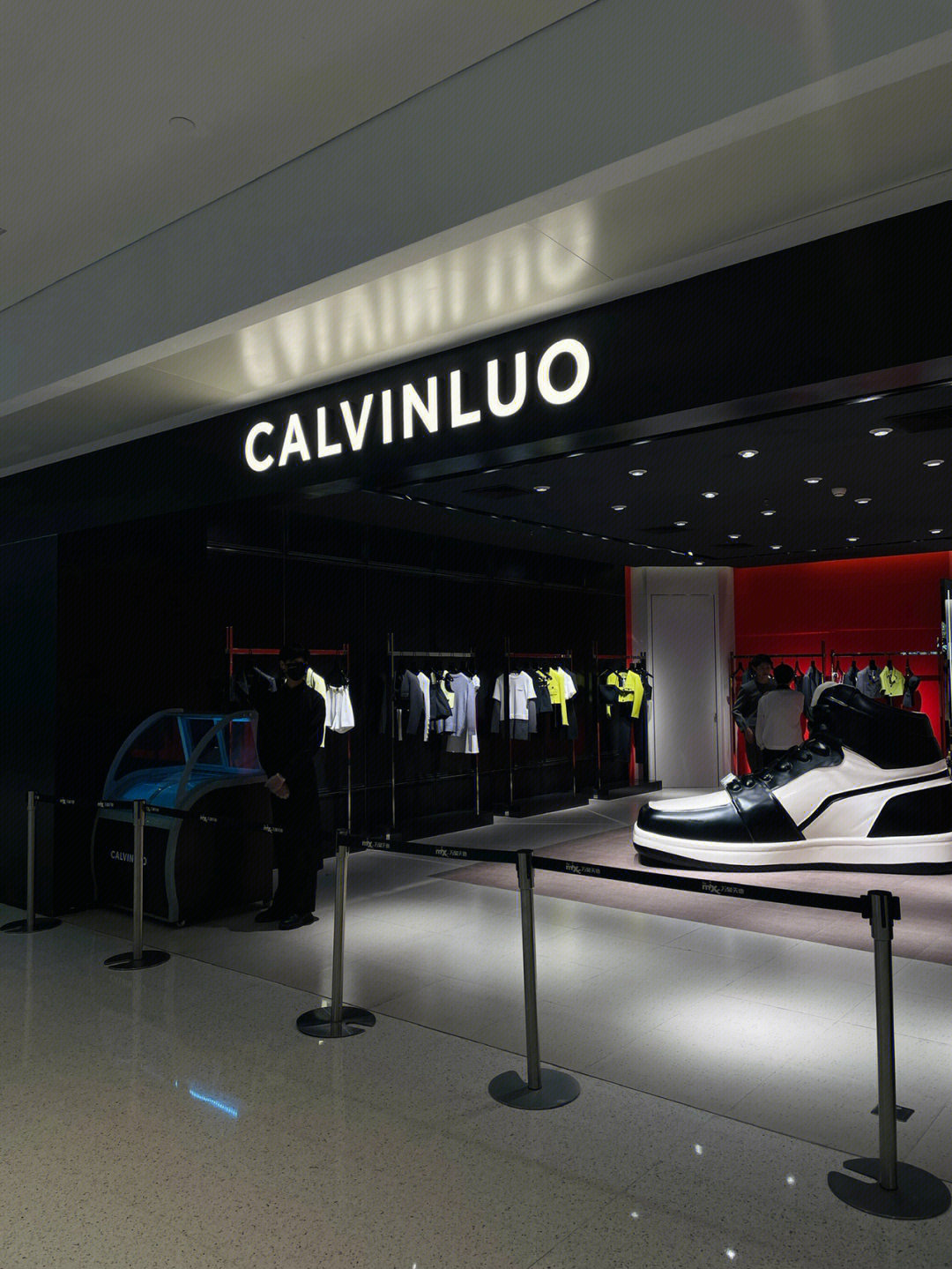 calvinluo继上海开设全国首家品牌旗舰店后,全新限时精品店正式入驻