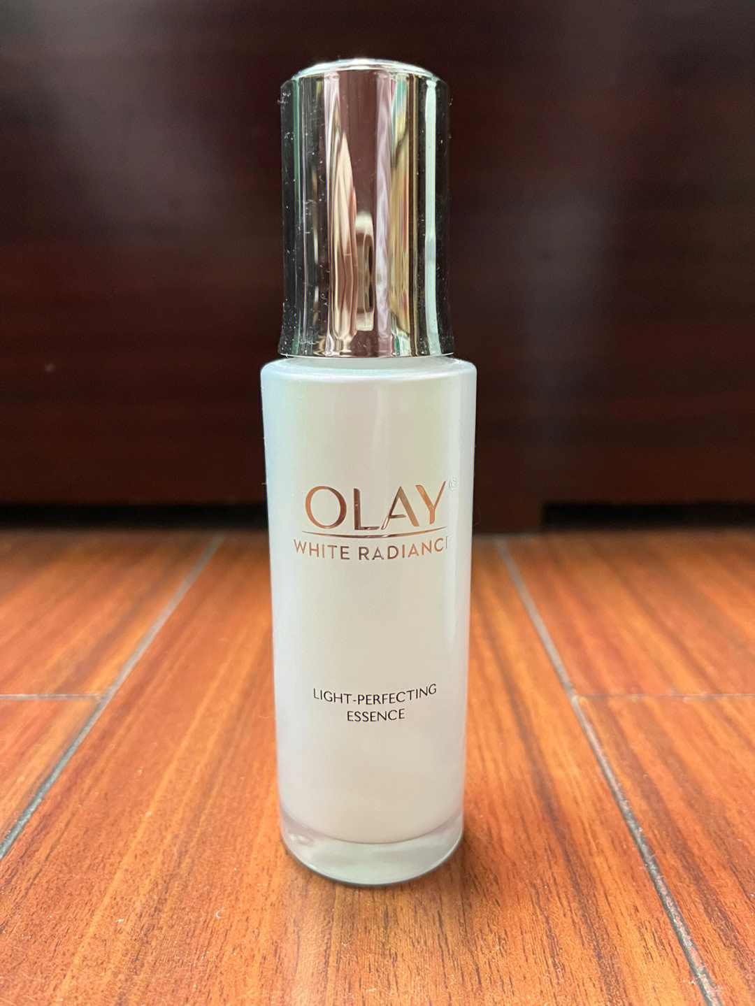 olay光感小白瓶包装图片