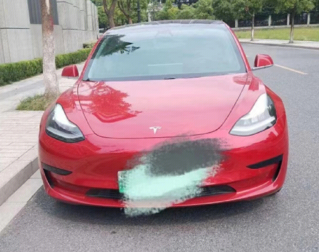 特斯拉model3红色车漆价格便宜