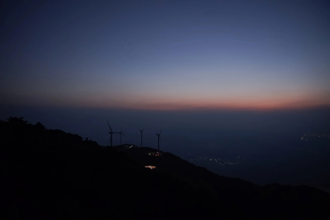 括苍山夜景图片