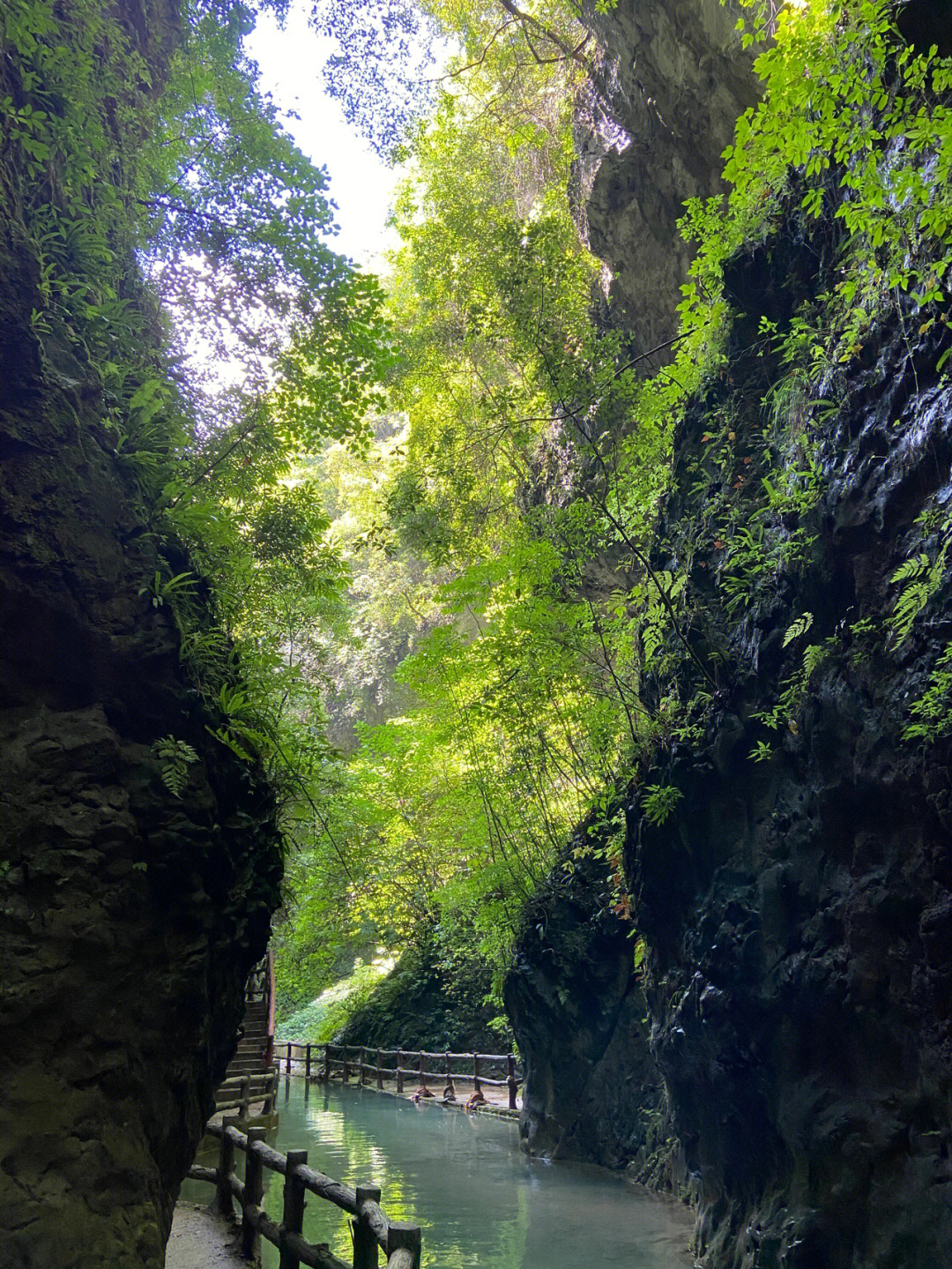 乌当巴喇谷风景区