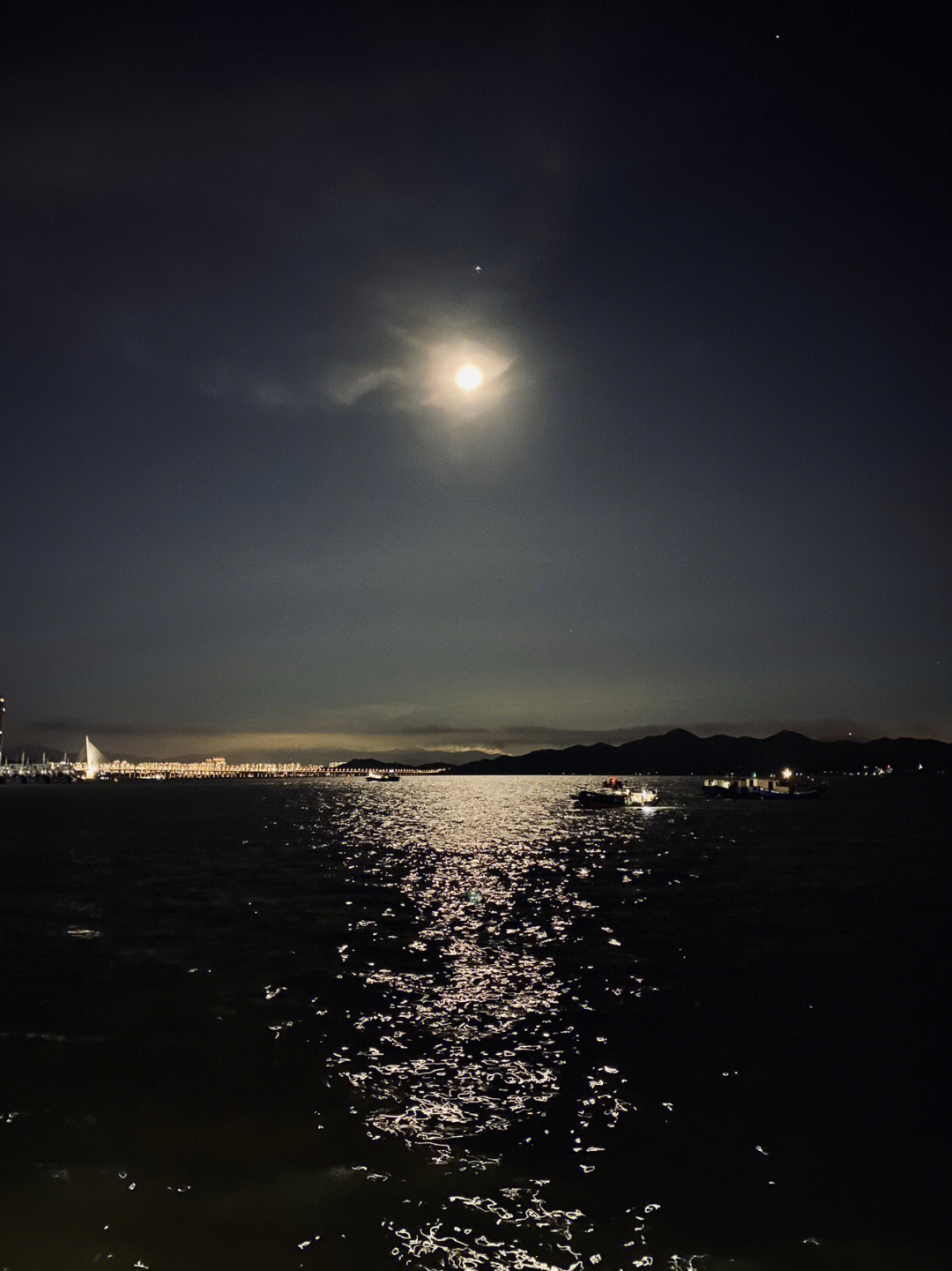 海边夜景自拍图片